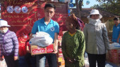 Đồng Phú: Sổi nổi các hoạt động thăm hỏi, tặng quà nhân dịp Tết Nguyên đán Ất Mùi năm 2015 tại xã Thuận Lợi
