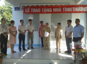 Liên đoàn Lao động huyện Đồng Phú trao tặng 2 căn nhà tình thương cho hộ nghèo