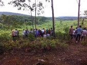 Tổ chức bốc thăm, giao đất tại thực địa cho các hộ dân thụ hưởng dự án 26,3 ha trên địa bàn huyện