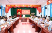 Chủ tịch UBND huyện, Chủ tịch Hội đồng Nghĩa vụ quân sự huyện Đồng Phú Nguyễn Anh Tuấn phát biểu tại hội nghị