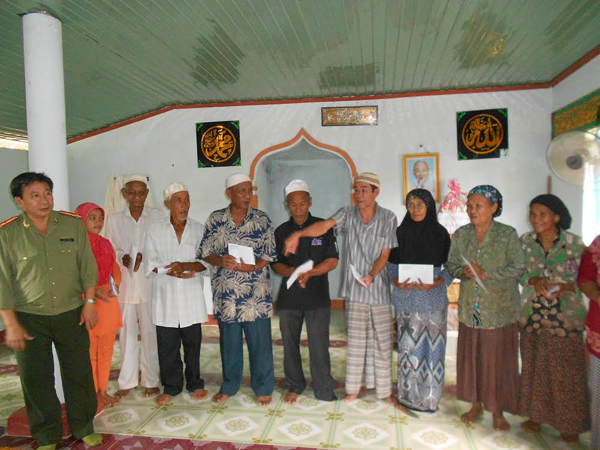 Đồng Phú thăm chúc tết và tặng quà cho đồng bào Chăm nhân dịp tháng Ramadan