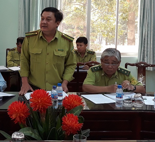Hạt phó Hạt Kiểm lâm huyện Bùi Xuân Ngọc phát biểu tại Hội nghị
