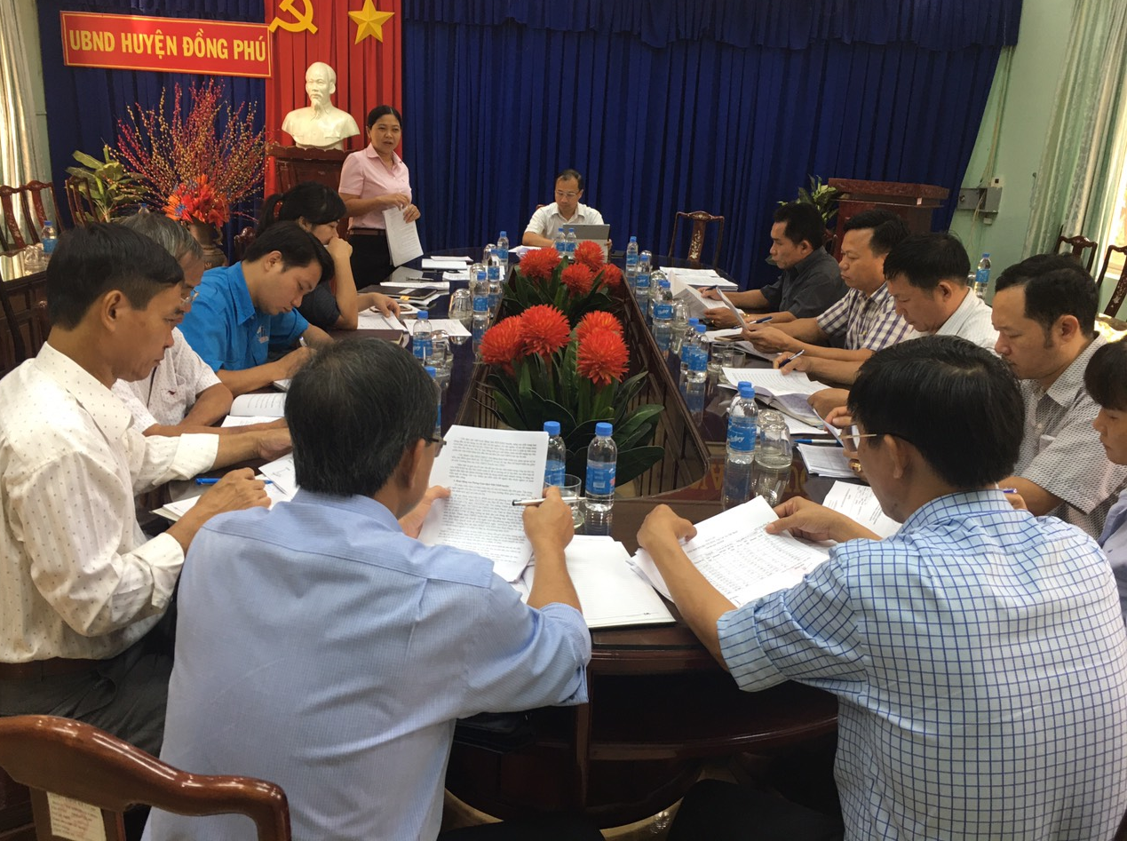 Ban đại diện Hội đồng quản trị Ngân hàng CSXH huyện Đồng Phú họp đánh giá tình hình hoạt động của NHCSXH huyện 6 tháng đầu năm 2020 và đề ra phương hướng, nhiệm vụ cho những tháng cuối năm