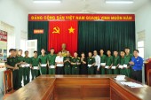 Lãnh đạo huyện thăm chiến sĩ mới tại Lữ đoàn Đặc công 429