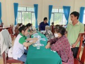 Khám, tư vấn miễn phí cho gần 300 người dân xã Tân Hưng