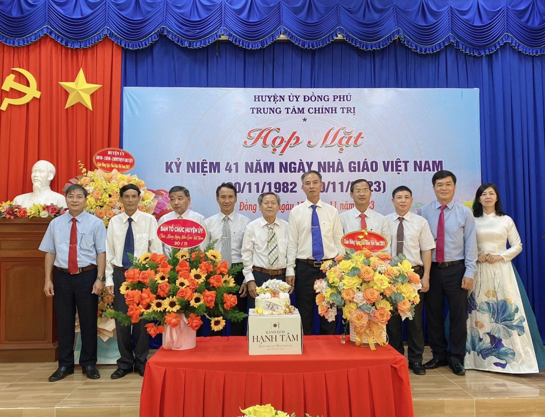 Trung tâm chính trị họp mặt kỷ niệm ngày nhà giáo Việt Nam